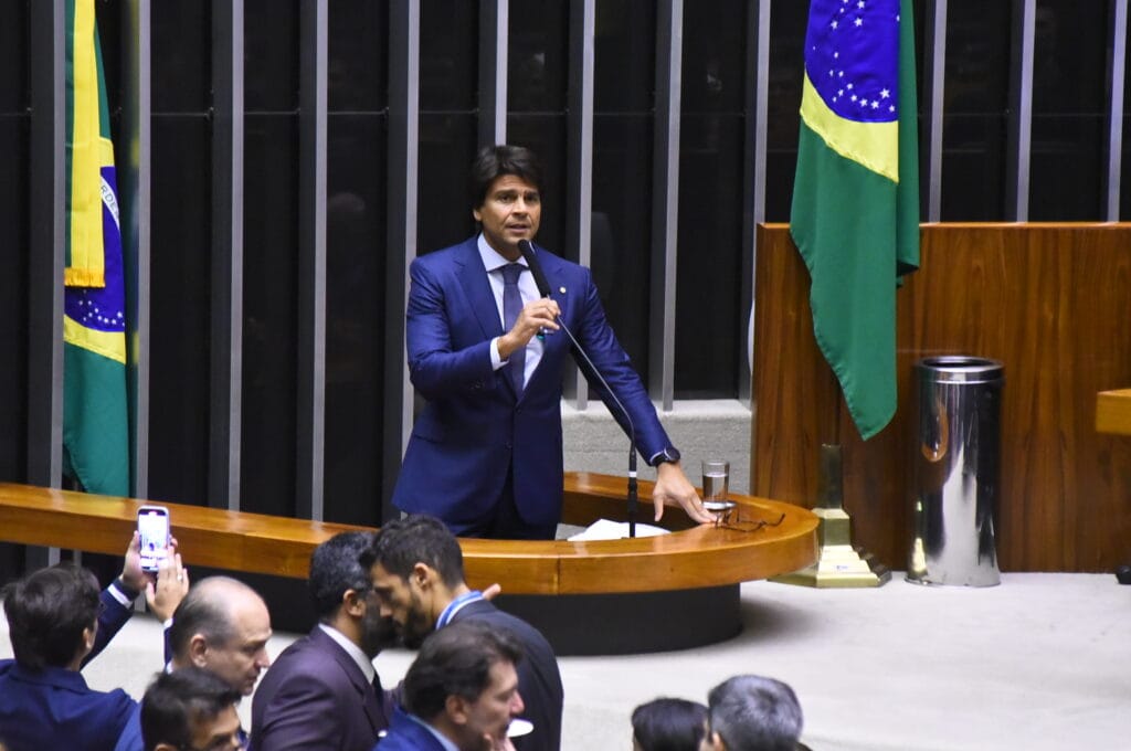 Dep. Pedro Paulo (PSD-RJ) apresentando a proposta da FRENID